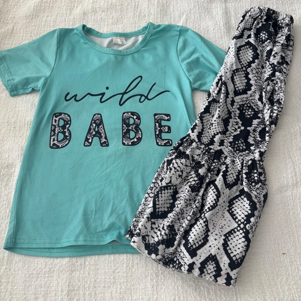 Wild Babe Graphic Tee and Snakeskin Bell Bottom Pants Teal Black White XL 5-6